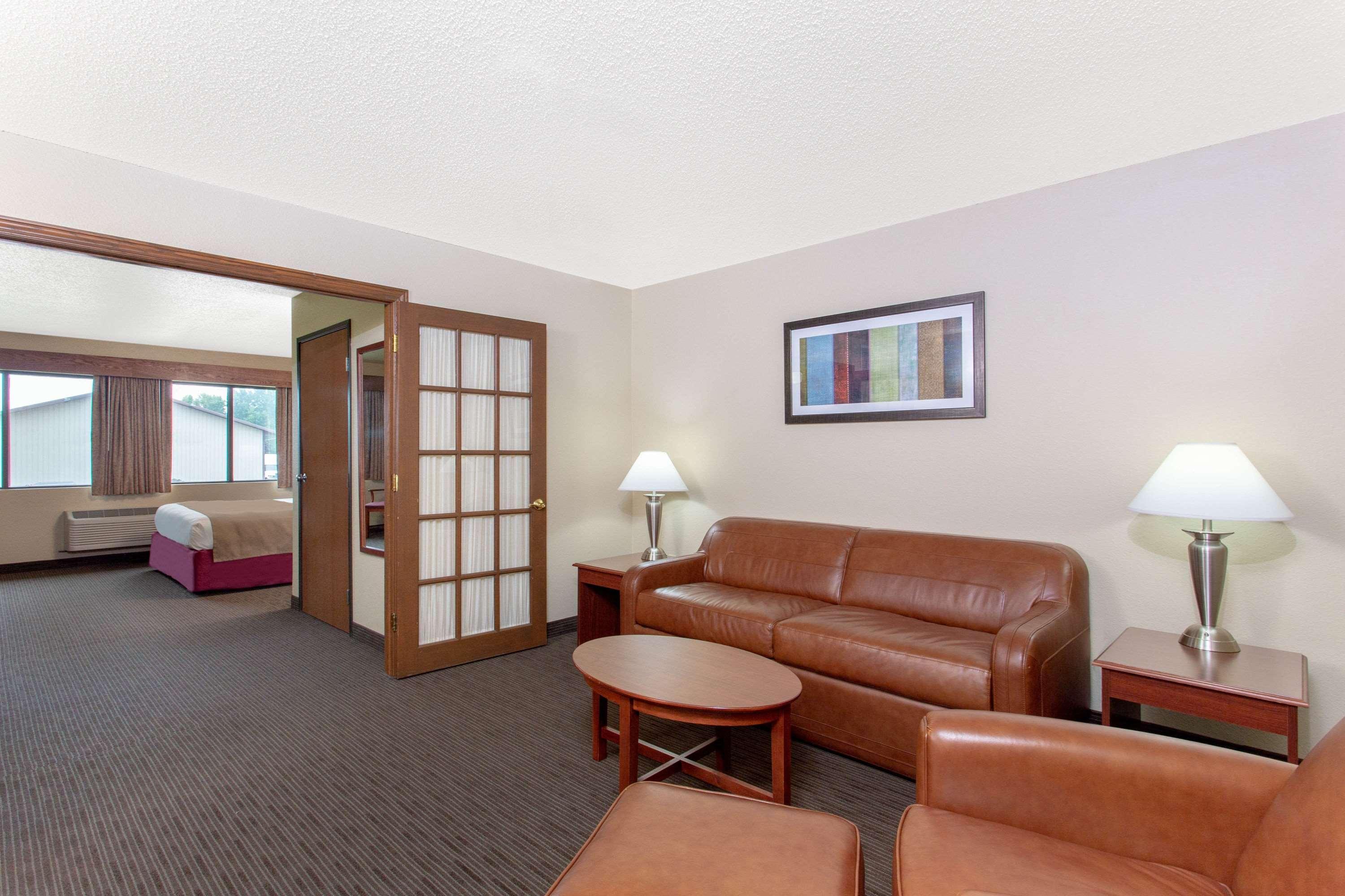 Americinn By Wyndham ניו לונדון מראה חיצוני תמונה