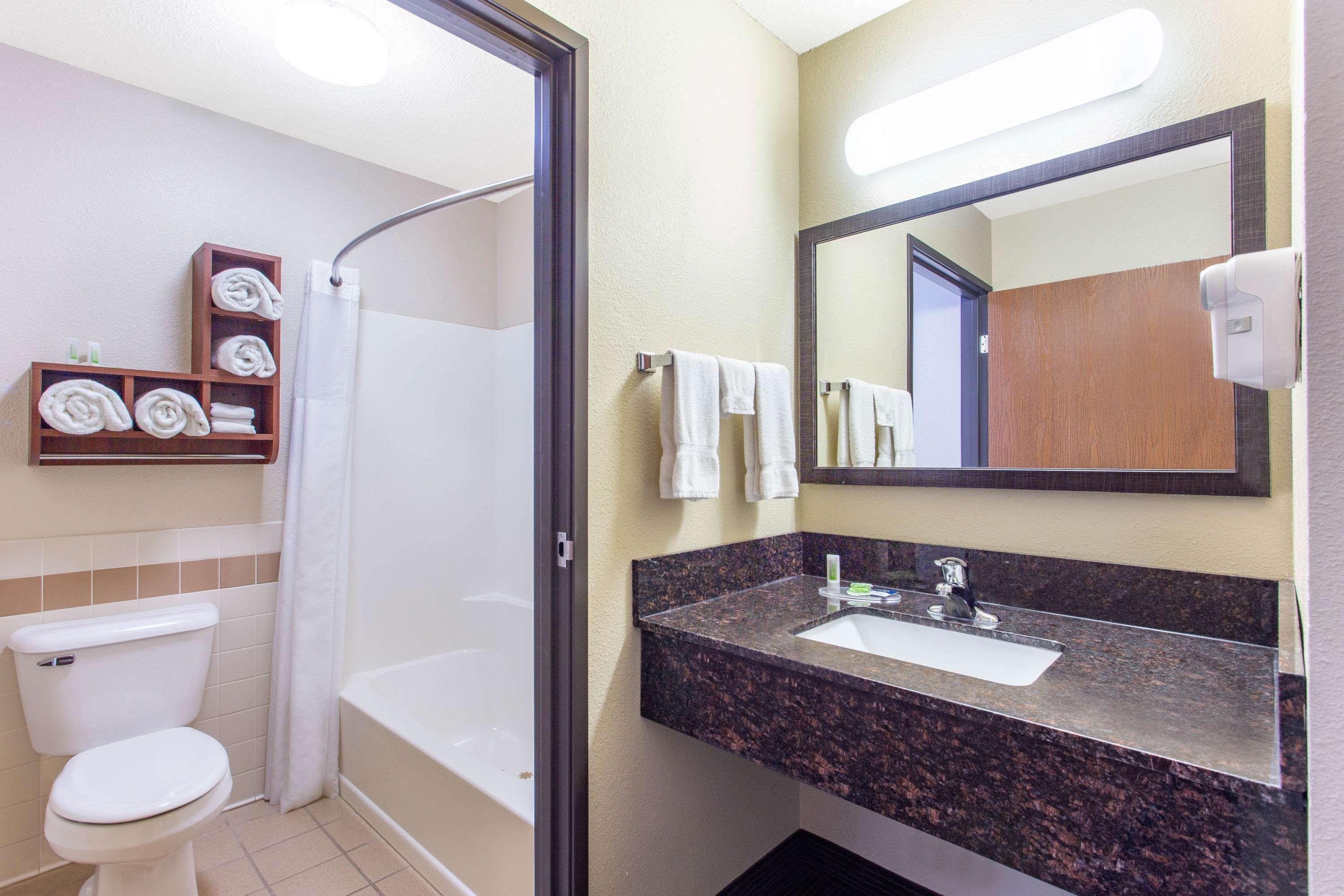 Americinn By Wyndham ניו לונדון מראה חיצוני תמונה