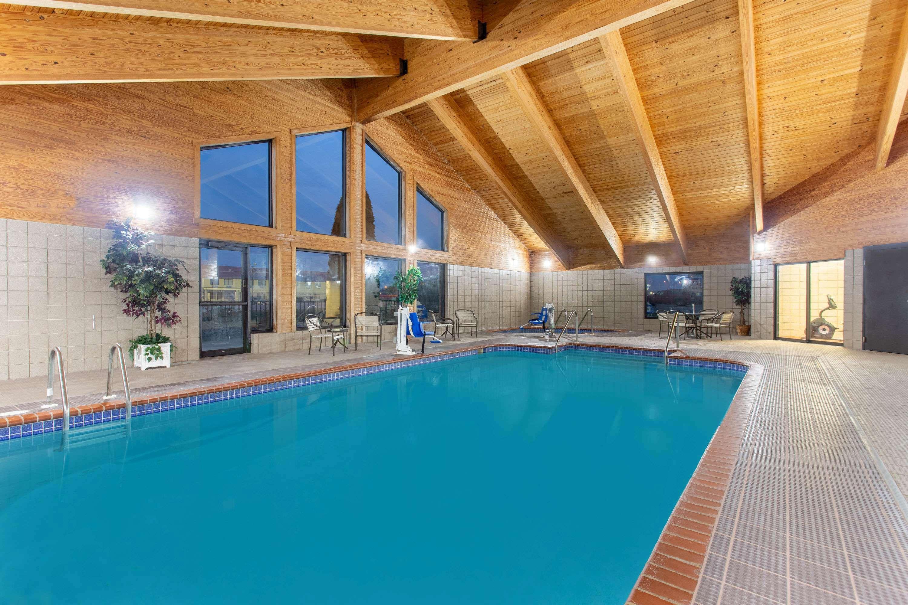 Americinn By Wyndham ניו לונדון מראה חיצוני תמונה